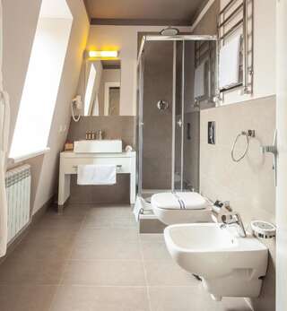 Отель Continental Hotel Одесса Улучшенный номер с террасой-4